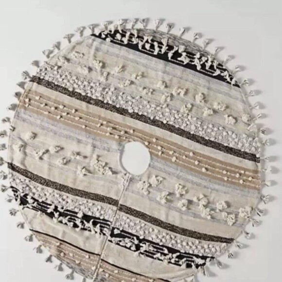 NEW Anthropologie All Roads Textured Tree Skirt Tasseled Cream Black Rustic Boho - Picture 2 of 6